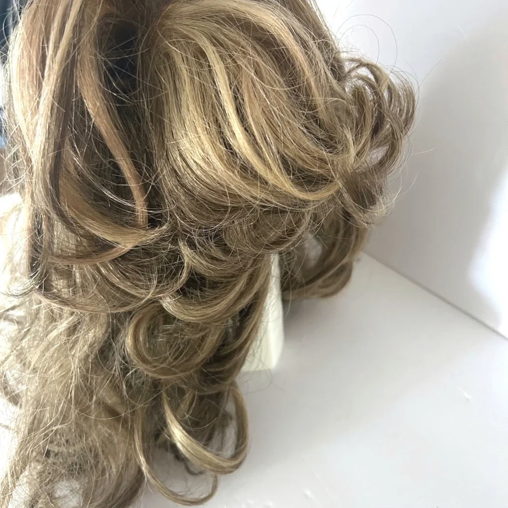 Toyokalon Synthetic Curly Wig Womens OS Ash Blonde Layered Volume
